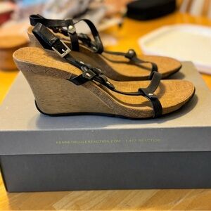 Kenneth Cole Reaction Black and Tan Wedge Sandals Sz 7.5 NWOT